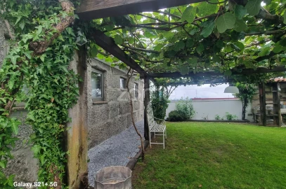 Quinta T3 para Venda em Campelo e Ovil