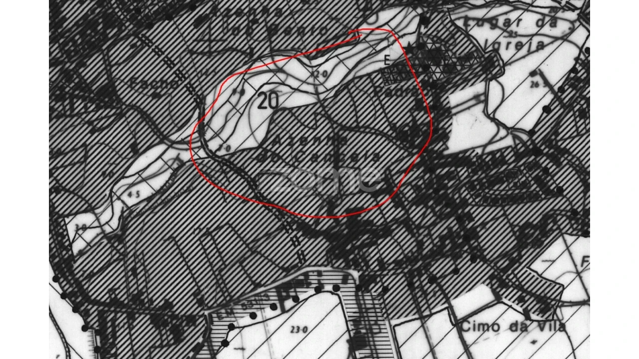 Terreno para Venda em Vila Chã Foto 2