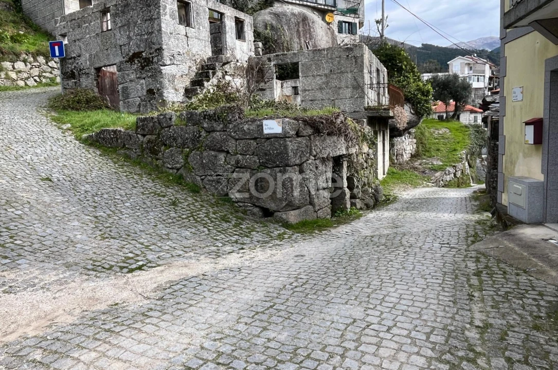Moradia T7 para Venda em Amarante (São Gonçalo), Madalena, Cepelos e Gatão Foto 2
