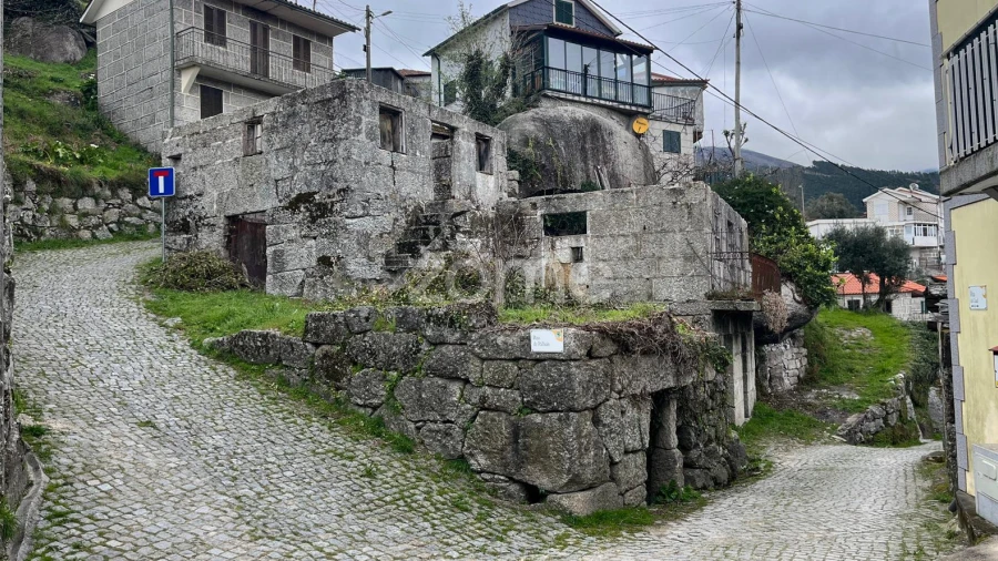 Moradia T7 para Venda em Ansiães