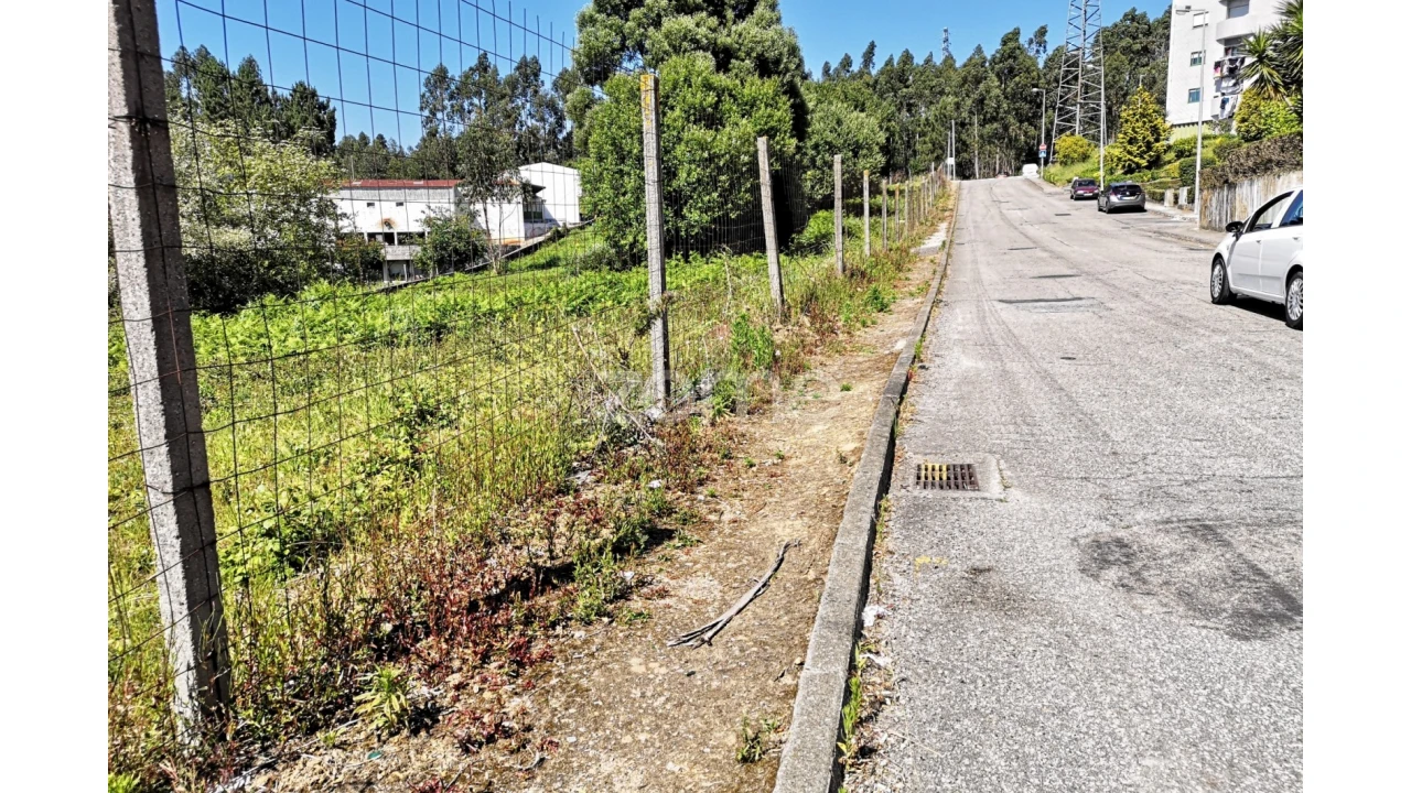 Terreno para Venda em Fânzeres e São Pedro da Cova Foto 17