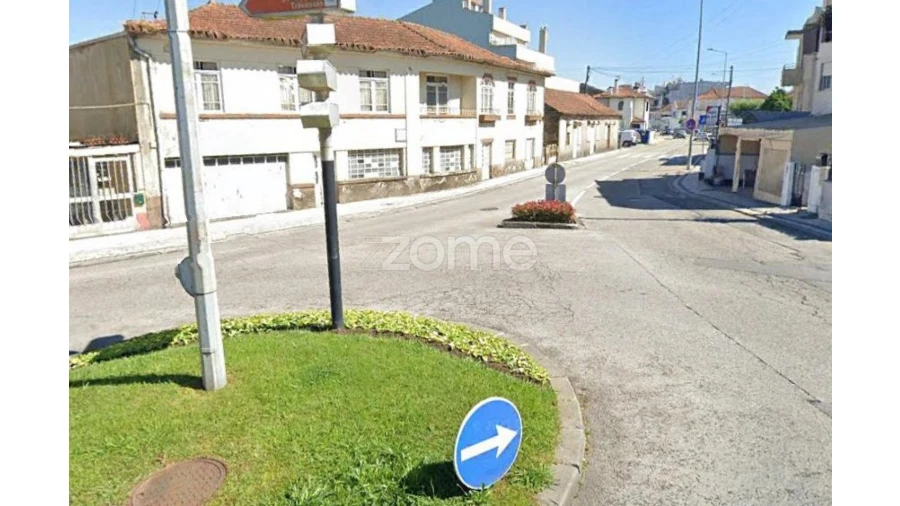Moradia T12 para Venda em São João da Madeira Foto 4