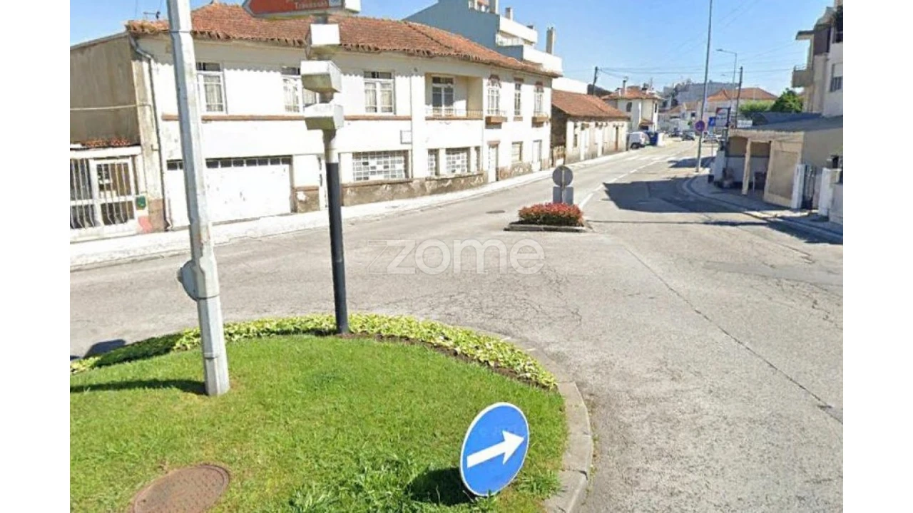 Moradia T12 para Venda em São João da Madeira Foto 4