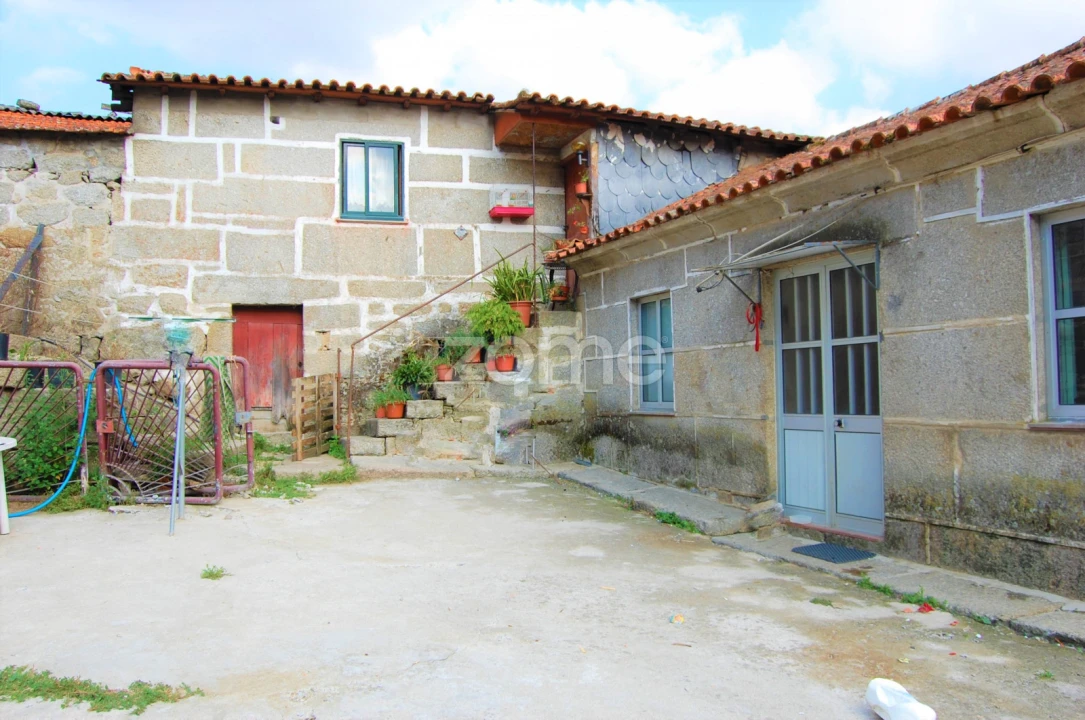 Moradia T4 para Venda em Loivos da Ribeira e Tresouras Foto 4