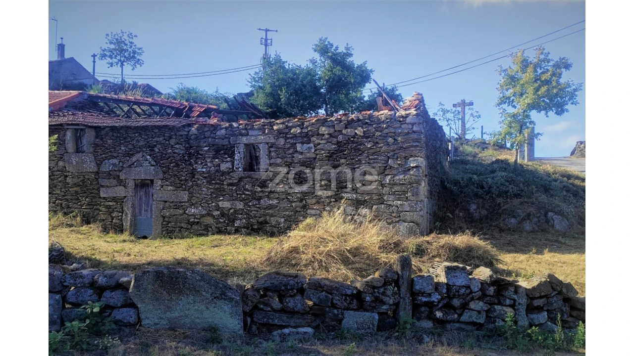 Moradia T1 para Venda em Montalegre e Padroso Foto 1