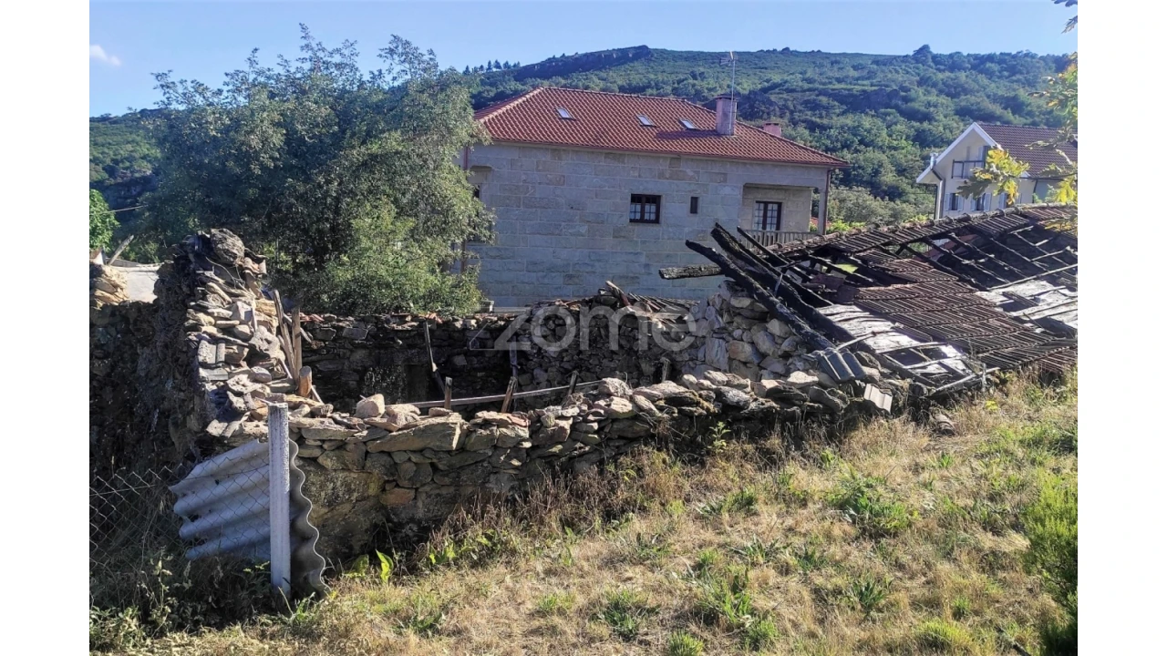 Moradia T1 para Venda em Montalegre e Padroso Foto 4
