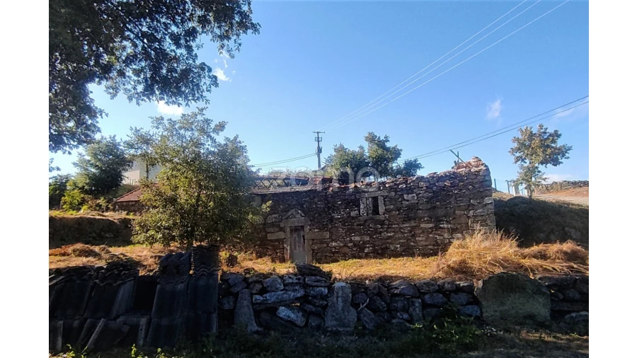 Moradia T1 para Venda em Montalegre e Padroso Foto 1