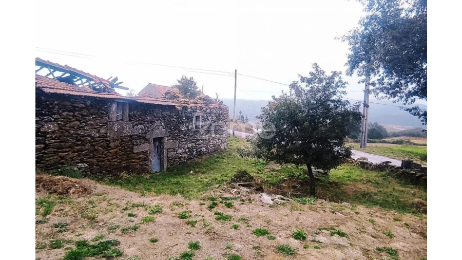 Moradia T1 para Venda em Montalegre e Padroso Foto 11