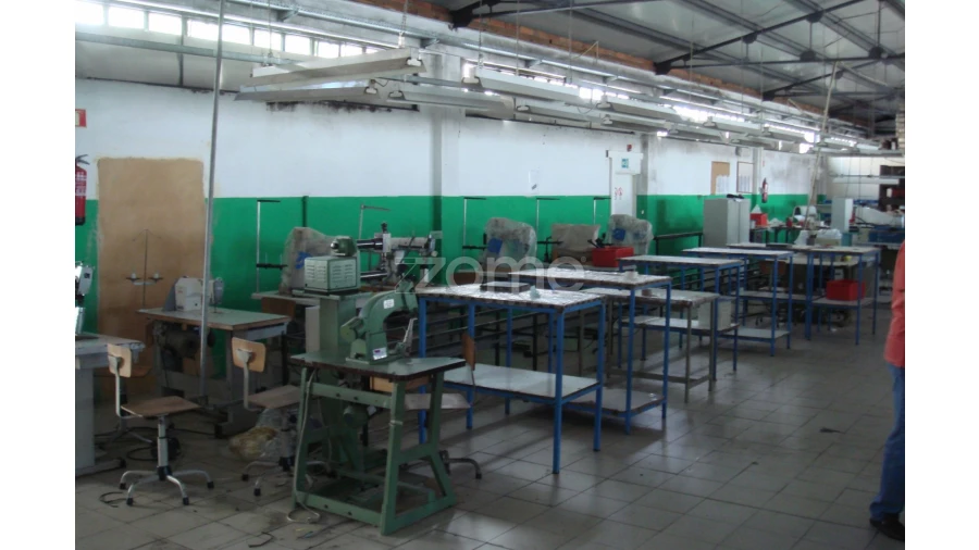 Terreno Comércio / Armazém para Venda em Vila de Cucujães Foto 11