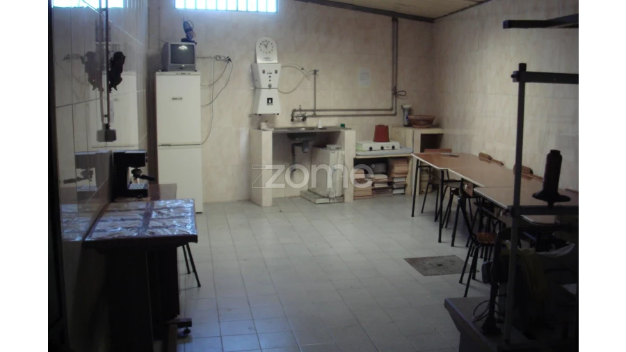 Terreno Comércio / Armazém para Venda em Vila de Cucujães Foto 18