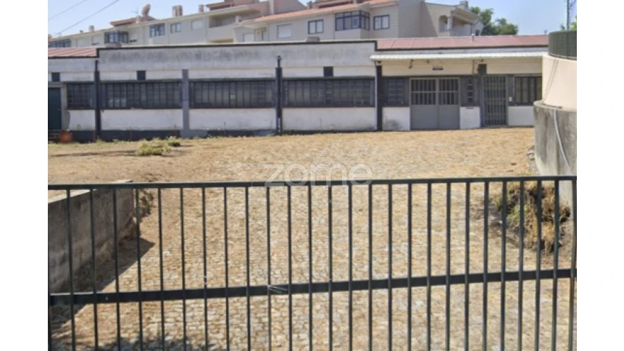Terreno Comércio / Armazém para Venda em Vila de Cucujães Foto 2