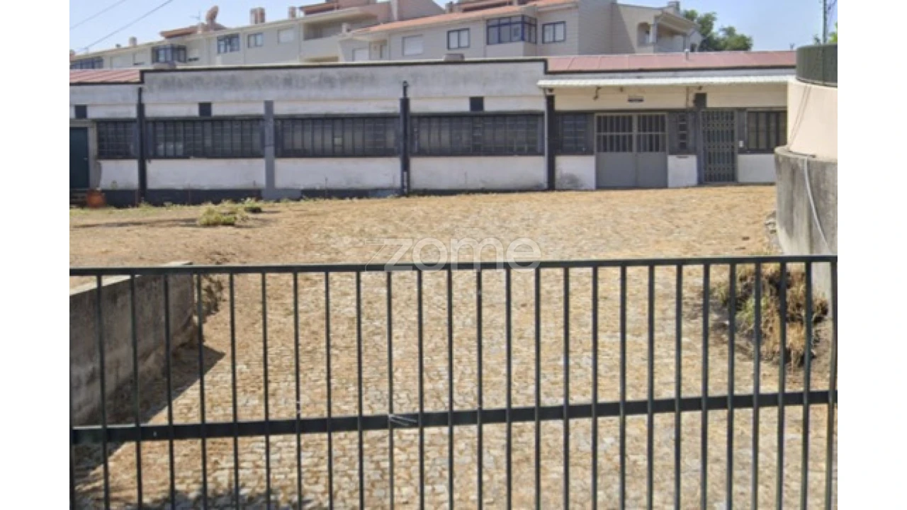 Terreno Comércio / Armazém para Venda em Vila de Cucujães Foto 3
