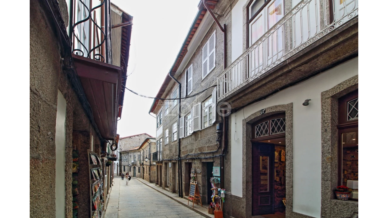 Prédio para Venda em Oliveira, São Paio e São Sebastião Foto 30