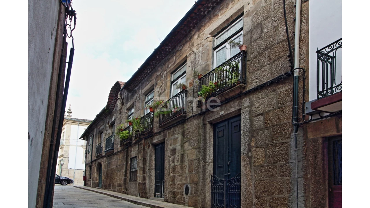 Prédio para Venda em Oliveira, São Paio e São Sebastião Foto 26