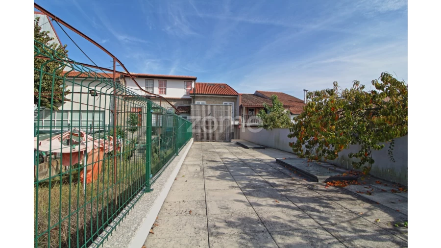 Prédio para Venda em Oliveira, São Paio e São Sebastião Foto 19