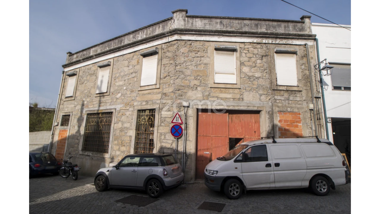 Prédio para Venda em Santa Marinha e São Pedro da Afurada Foto 4