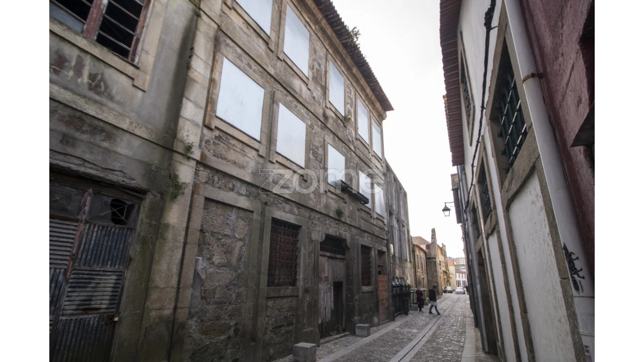 Prédio para Venda em Santa Marinha e São Pedro da Afurada Foto 23