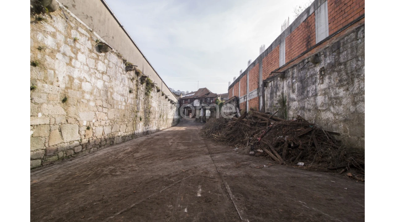 Prédio para Venda em Santa Marinha e São Pedro da Afurada Foto 11