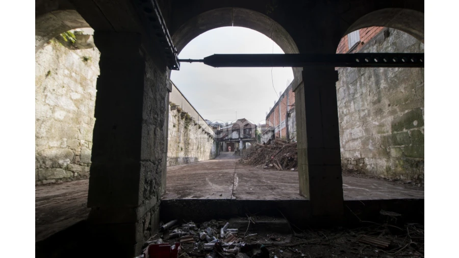 Prédio para Venda em Santa Marinha e São Pedro da Afurada Foto 17