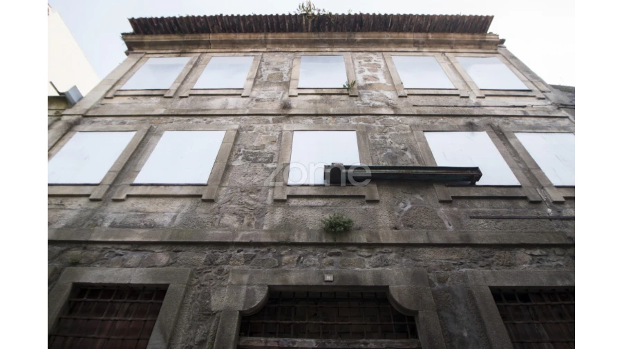 Prédio para Venda em Santa Marinha e São Pedro da Afurada Foto 1