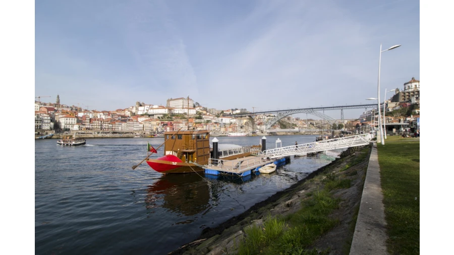 Prédio para Venda em Santa Marinha e São Pedro da Afurada Foto 31