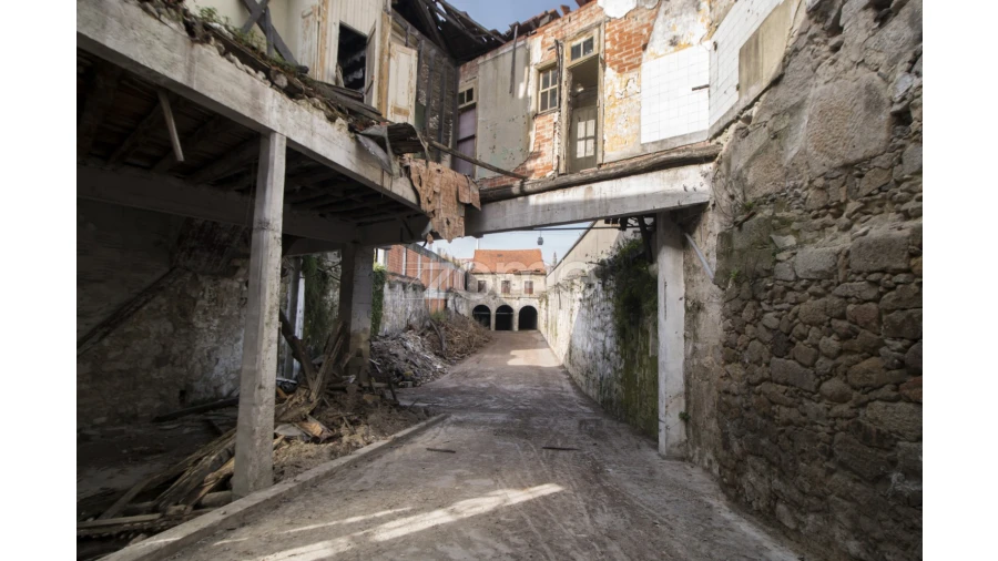 Prédio para Venda em Santa Marinha e São Pedro da Afurada Foto 7