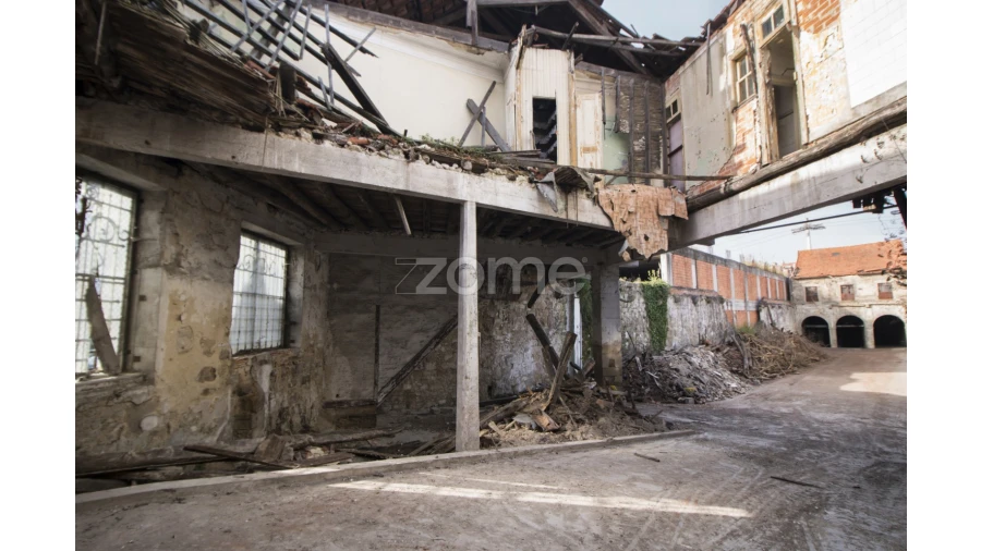 Prédio para Venda em Santa Marinha e São Pedro da Afurada Foto 8