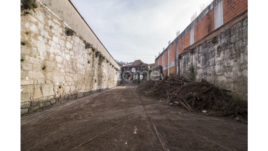 Prédio para Venda em Santa Marinha e São Pedro da Afurada Foto 11