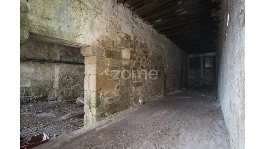 Prédio para Venda em Santa Marinha e São Pedro da Afurada Foto 13