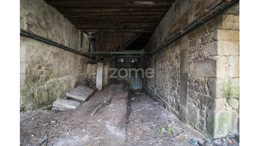 Prédio para Venda em Santa Marinha e São Pedro da Afurada Foto 14