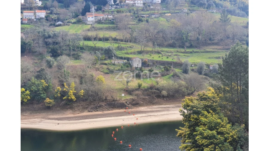 Terreno para Venda em Ferral Foto 6