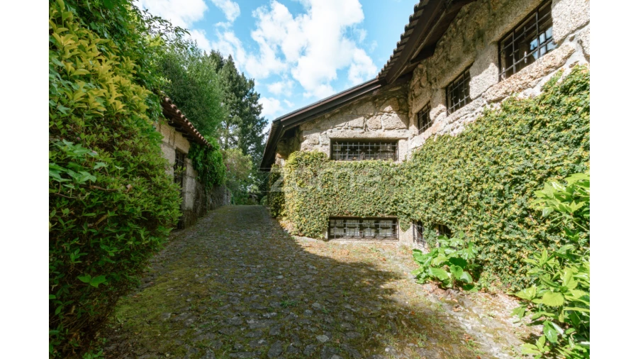 Moradia T5 para Venda em Caniçada e Soengas Foto 31