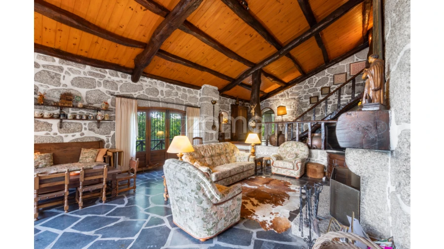 Moradia T5 para Venda em Caniçada e Soengas Foto 14