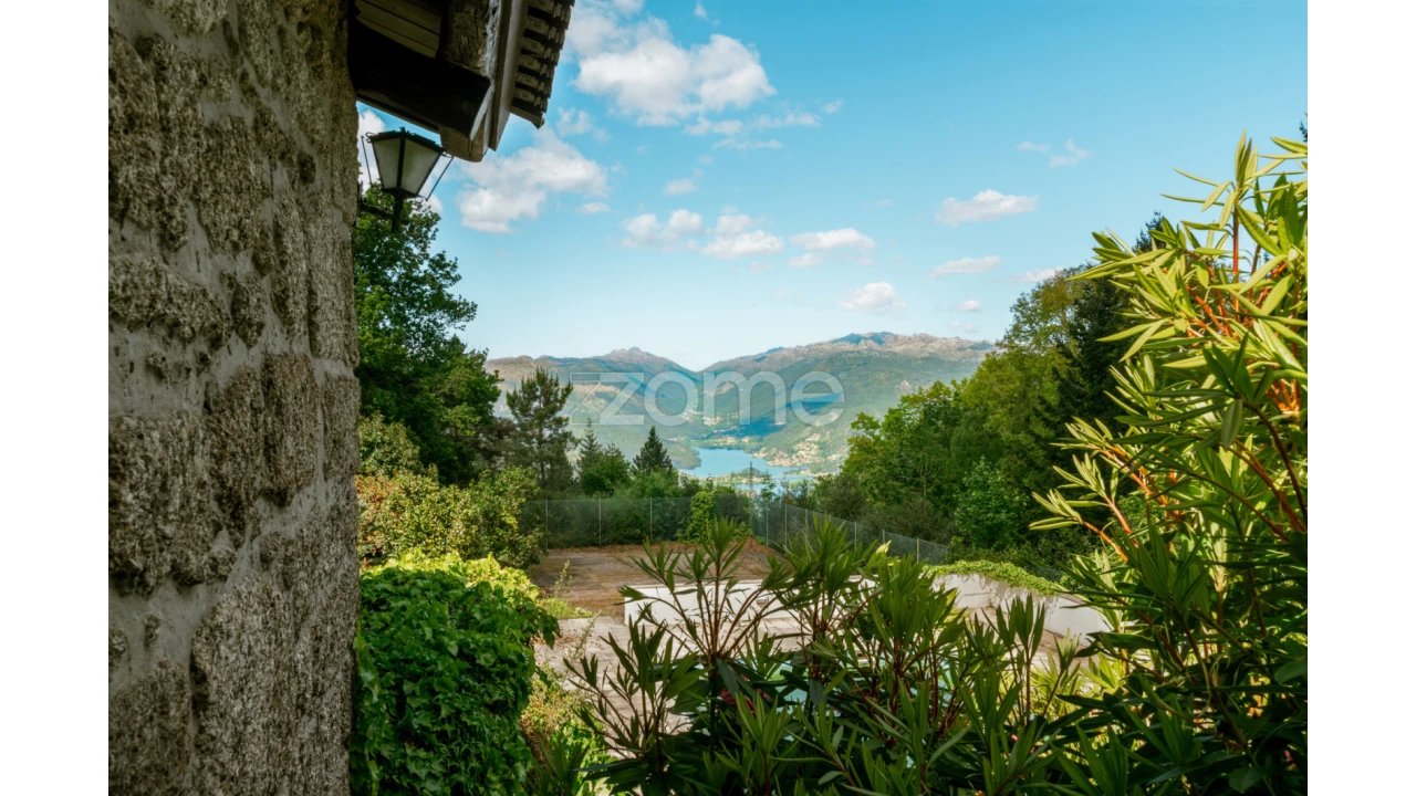 Moradia T5 para Venda em Caniçada e Soengas Foto 3