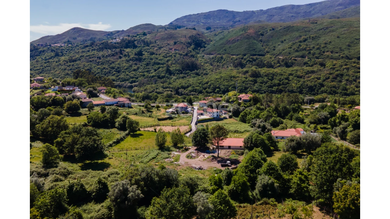 Terreno para Venda em Britelo Foto 18