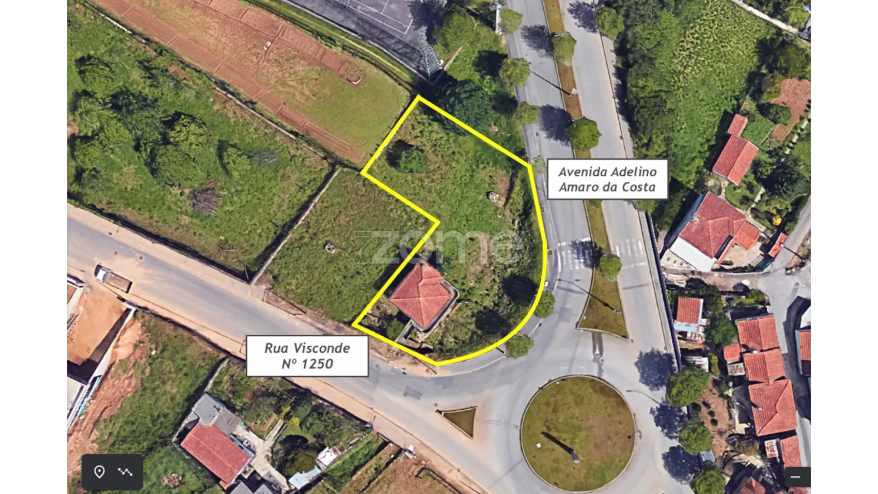 Terreno para Venda em São João da Madeira Foto 1