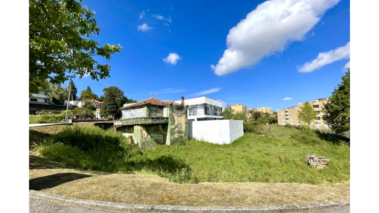 Terreno para Venda em São João da Madeira Foto 4