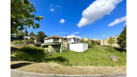 Terreno para Venda em São João da Madeira