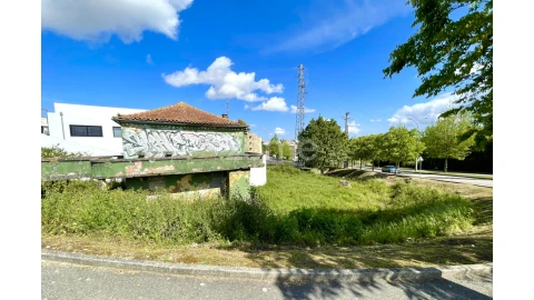 Terreno para Venda em São João da Madeira