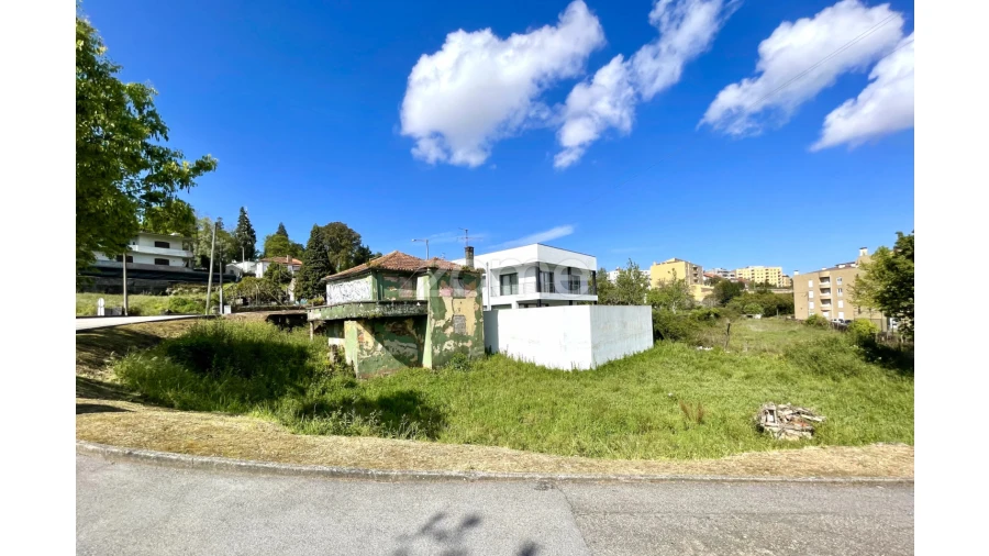 Terreno para Venda em São João da Madeira Foto 3
