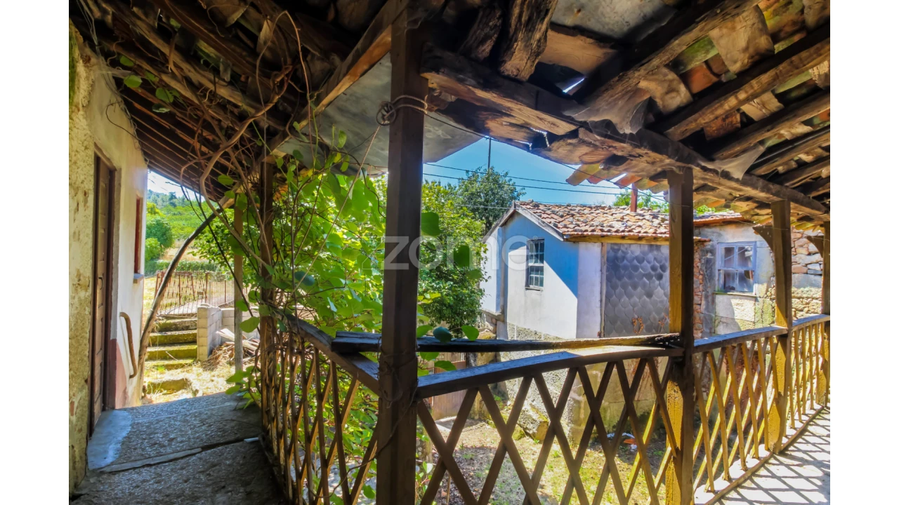 Moradia T5 para Venda em São Martinho das Chãs Foto 6