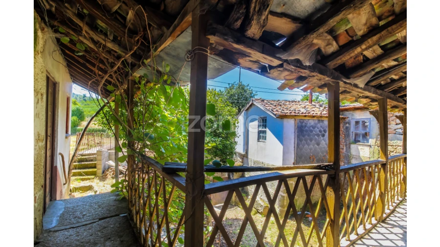 Moradia T5 para Venda em São Martinho das Chãs Foto 6