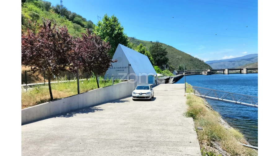 Moradia T5 para Venda em São Martinho das Chãs Foto 23