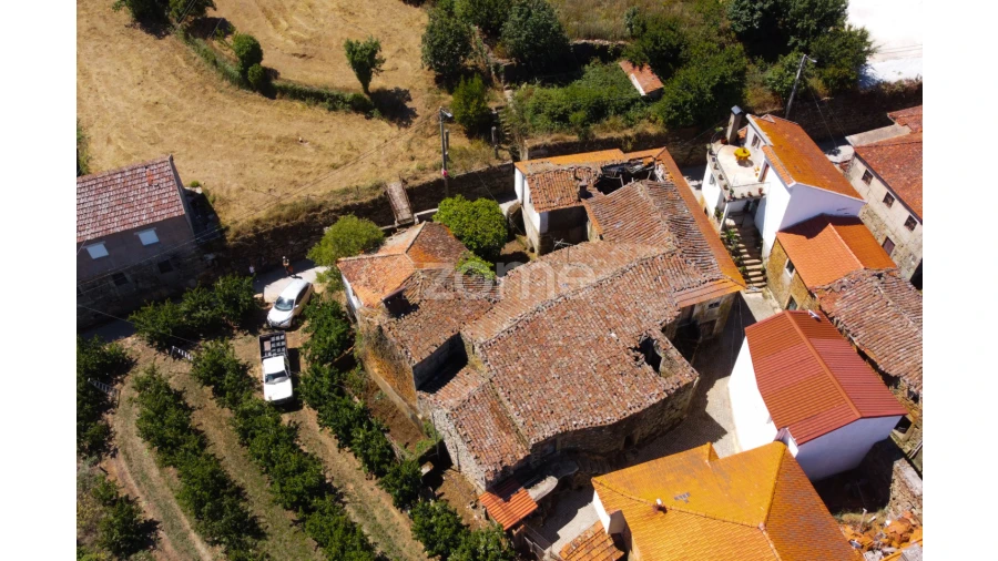 Moradia T5 para Venda em São Martinho das Chãs Foto 20