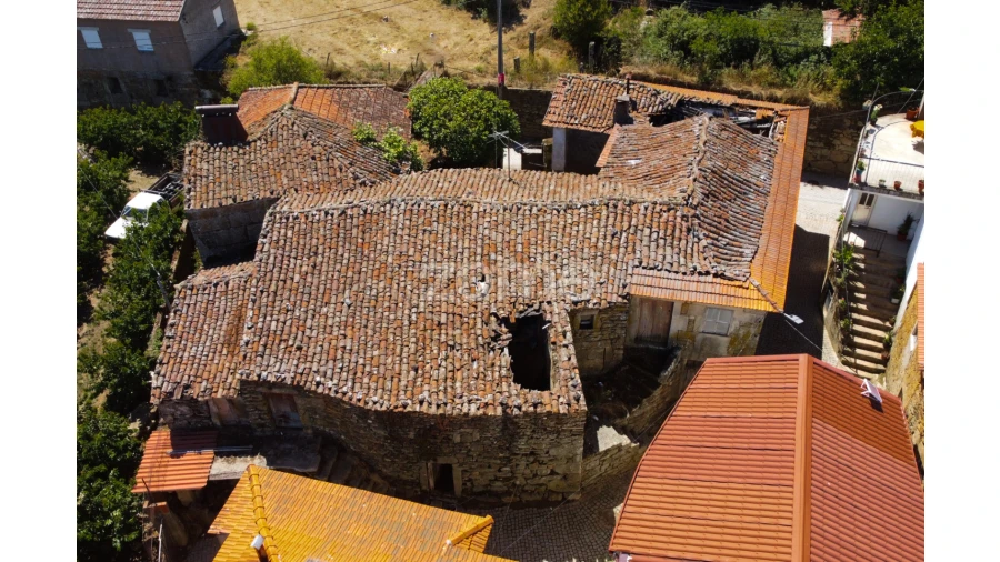 Moradia T5 para Venda em São Martinho das Chãs Foto 18