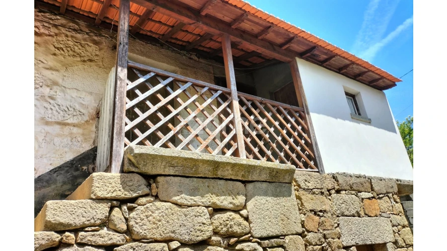 Moradia T5 para Venda em São Martinho das Chãs Foto 10