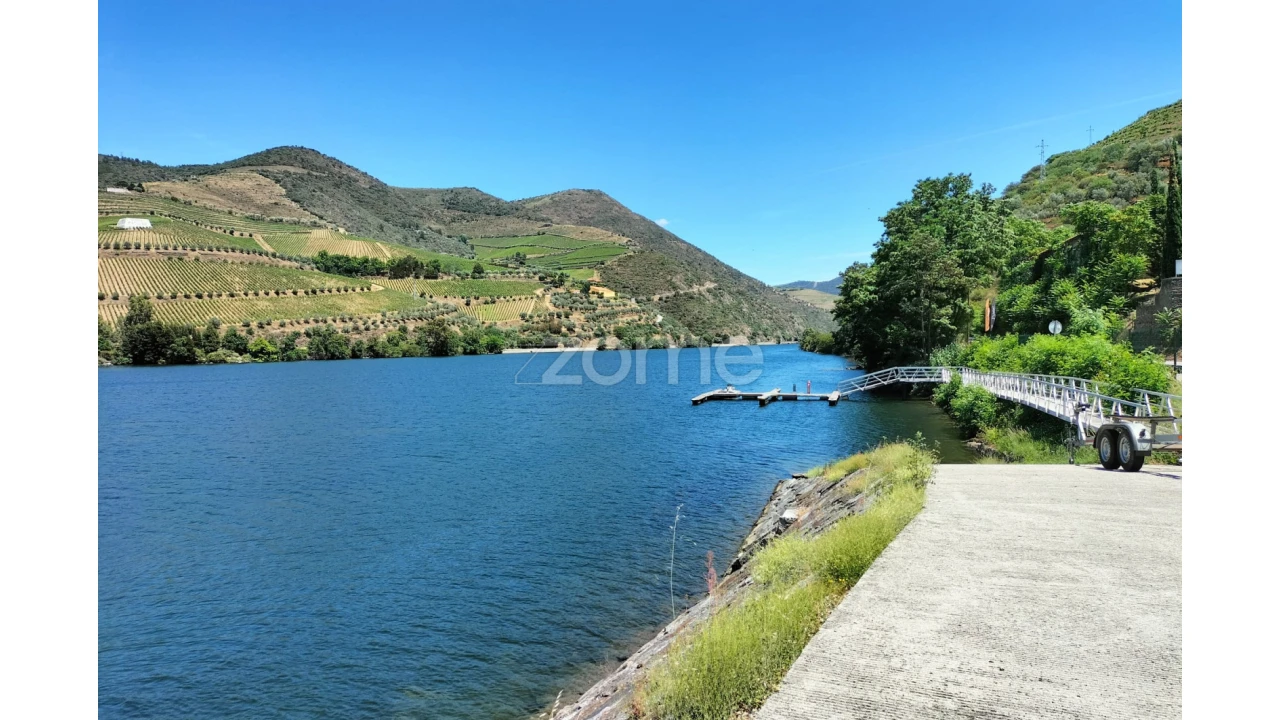 Moradia T5 para Venda em São Martinho das Chãs Foto 26