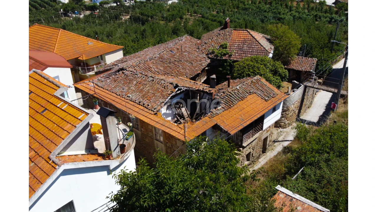 Moradia T5 para Venda em São Martinho das Chãs Foto 15