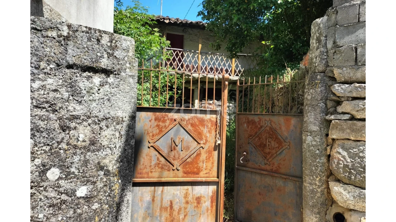 Moradia T5 para Venda em São Martinho das Chãs Foto 8