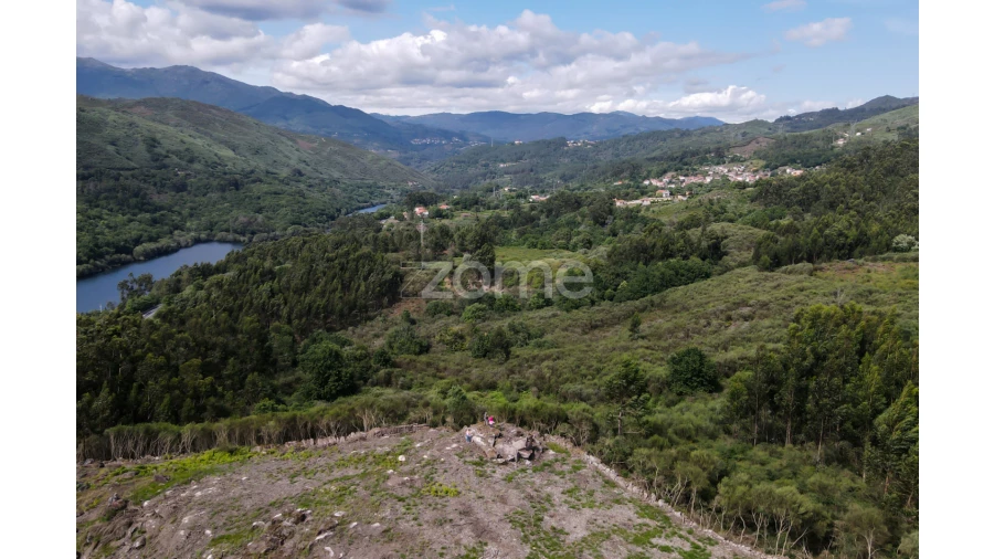 Terreno para Venda em Britelo Foto 2